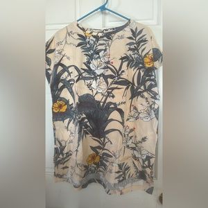 Leah tunic size large